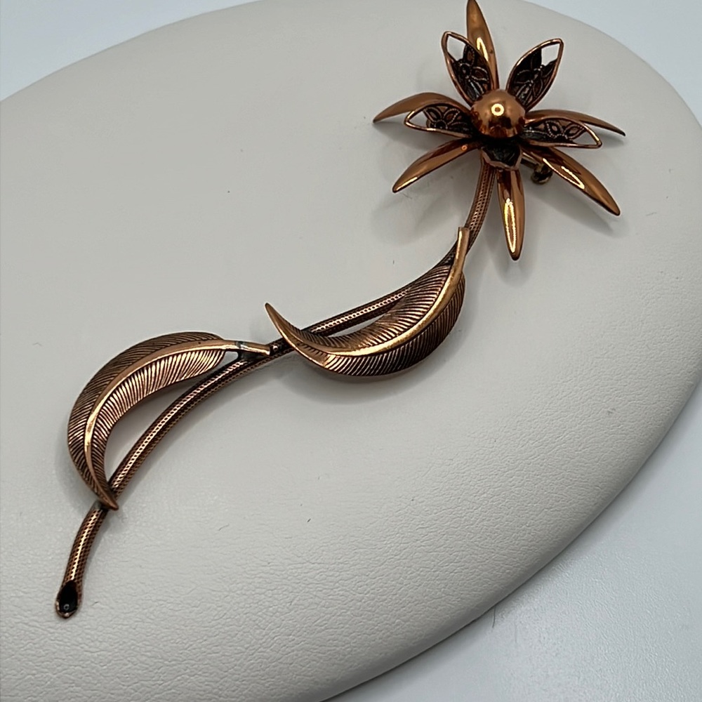Vintage Copper Flower Brooch. - Picture 6 of 12